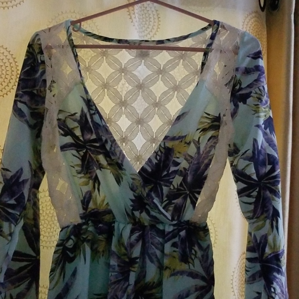 Romper - Picture 2 of 4